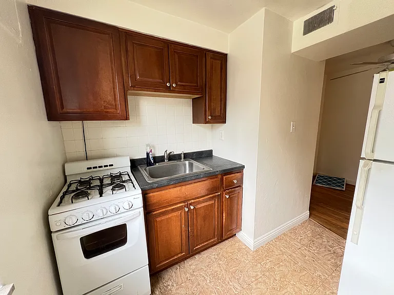 771 Cooke Dr #5 — Photo 4