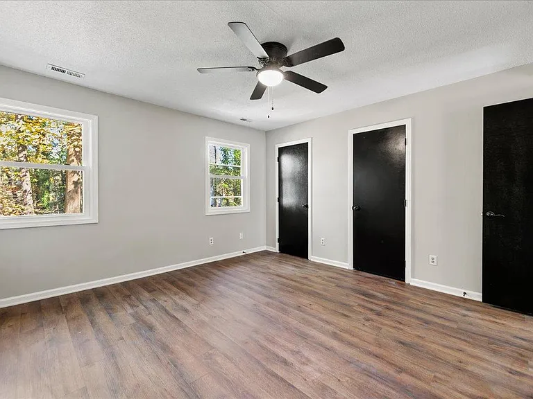 5508 Kaplan Dr — Photo 18