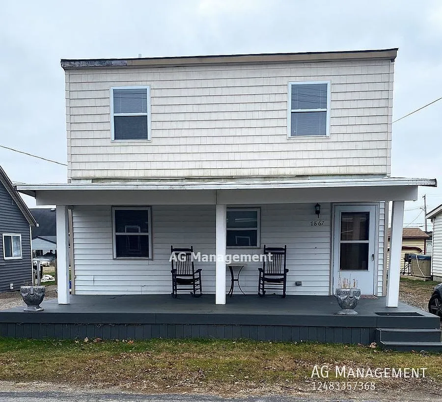 7867 Lake Dr photo 1