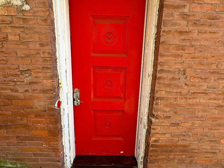 585 Chapel St #1 — Photo 3
