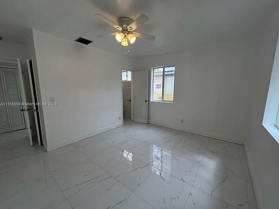 5th image of 921 NE 154th St