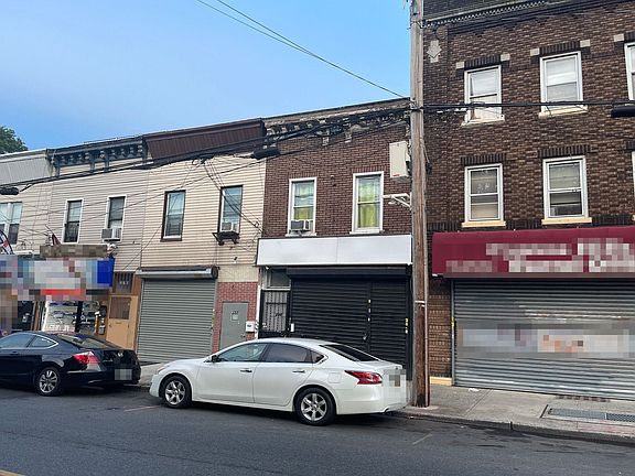 2nd image of 266 Jamaica Ave