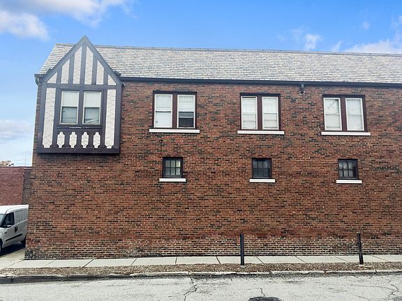 4th image of 632 E 185th St