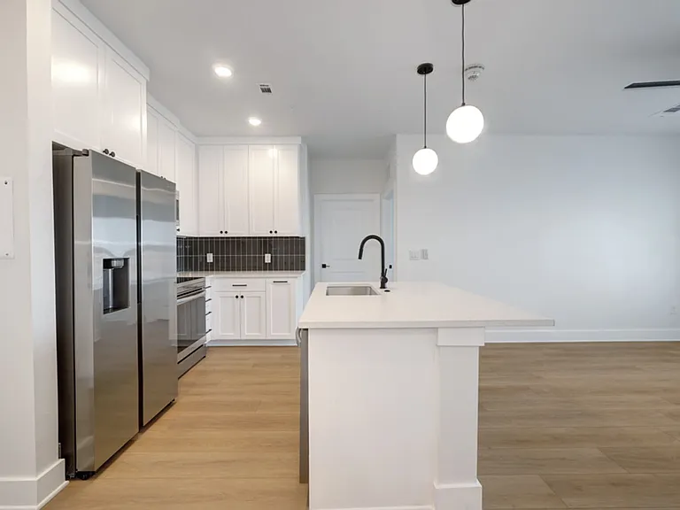 3000 Duval St #201 — Photo 9