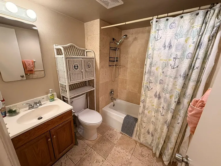 822 Island Ct — Photo 30