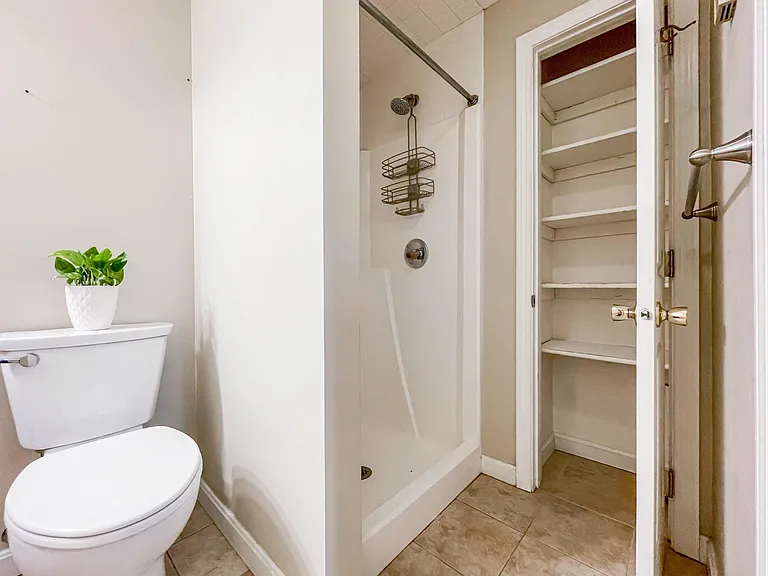 5 Dresden Ct — Photo 47