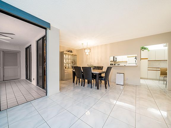 4th image of 5414 Venetia Ct APT B