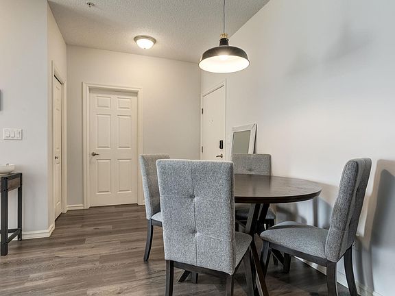4th image of 263 Macewan Rd SW #235
