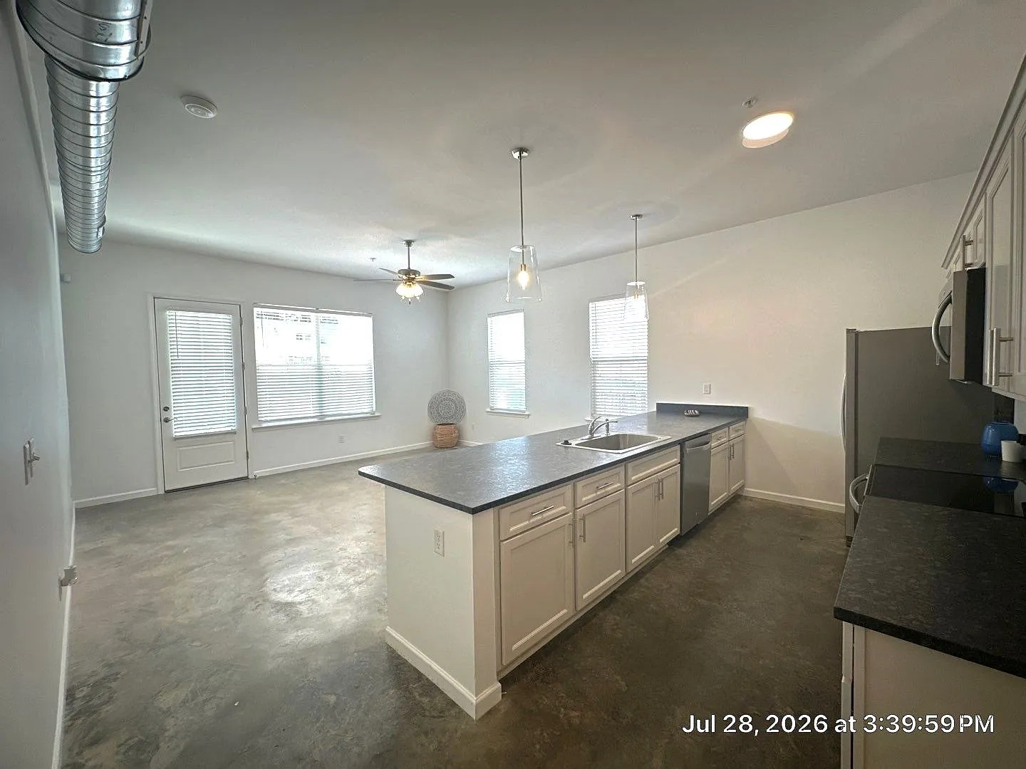 Overton Square Flat Now Available for lease @ 78 N. Rembert! — Photo 3