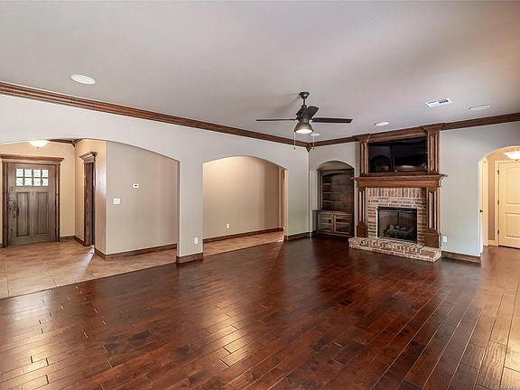 4th image of 1702 Forest Hill Dr