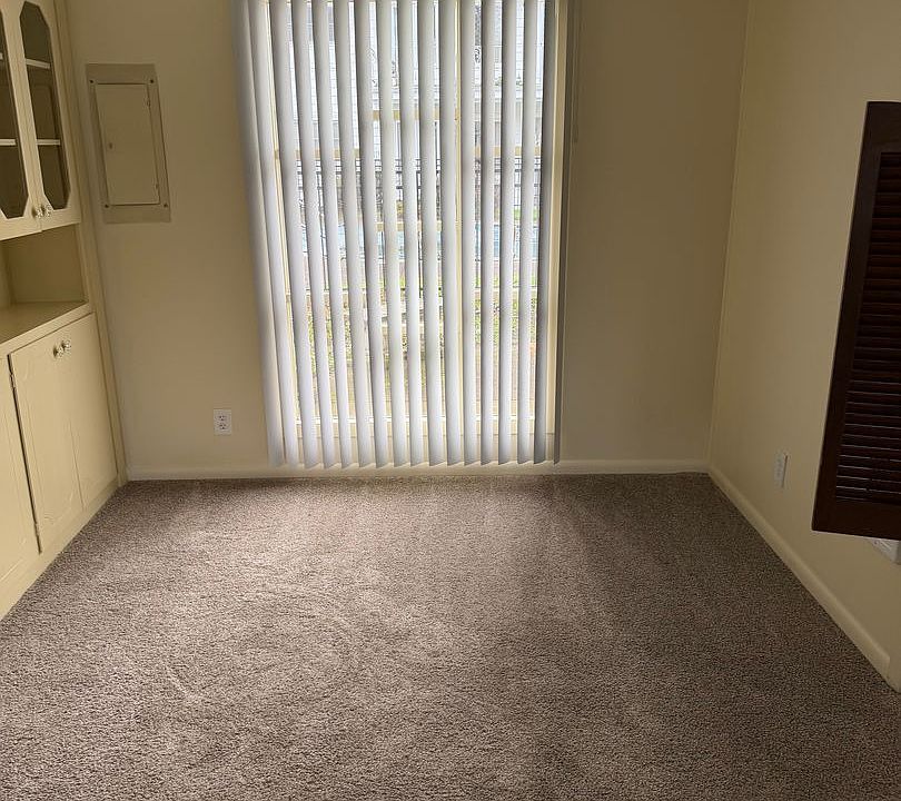 1st image of 260-280 Wilson St S #260