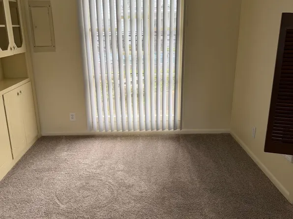 Williamsburg House Apartments