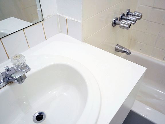 3rd image of 46 W 37th St APT 3FW