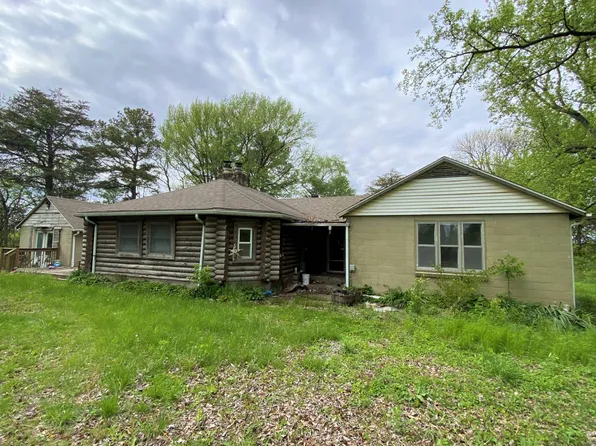 8678 N 1600th Blvd, Mount Carmel, IL 62863