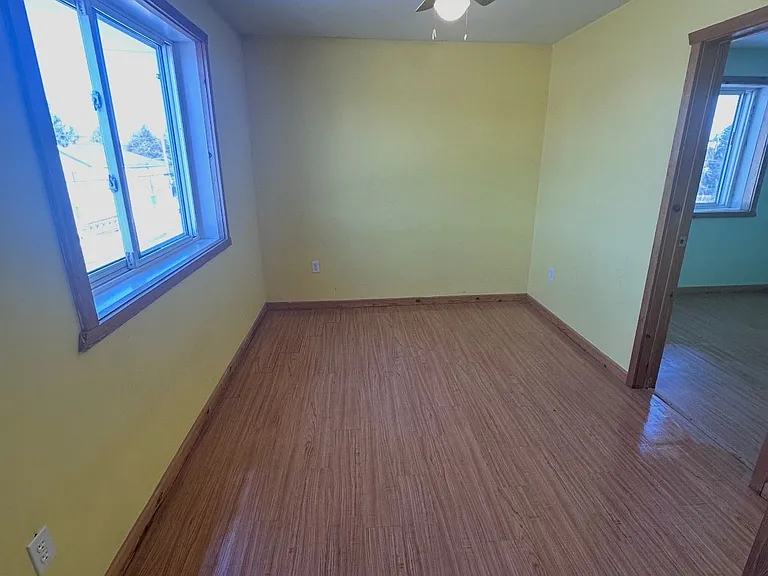 12 Saint David St N #6 — Photo 2