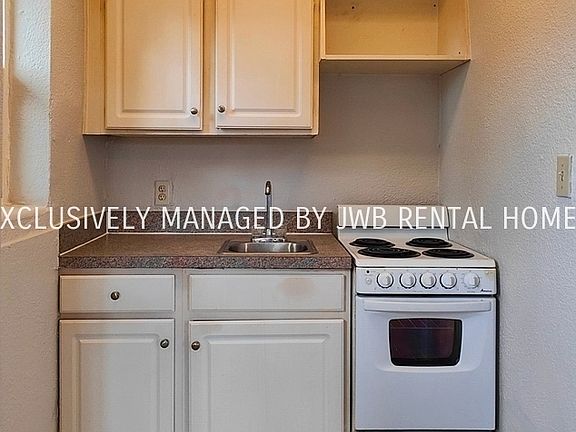 4th image of 1628 2nd St N #126