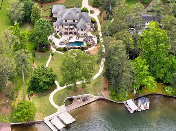 3016 Emerald Dr, Jonesboro, GA 30236