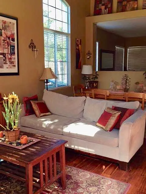 3 bed, 2.5 bath, 1705 sqft, $4,150 — Photo 2