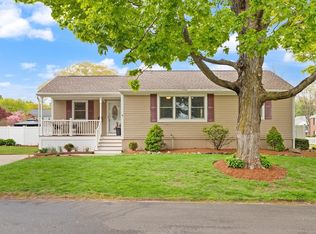7 King St, Reading, MA 01867