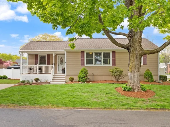 7 King St, Reading, MA 01867