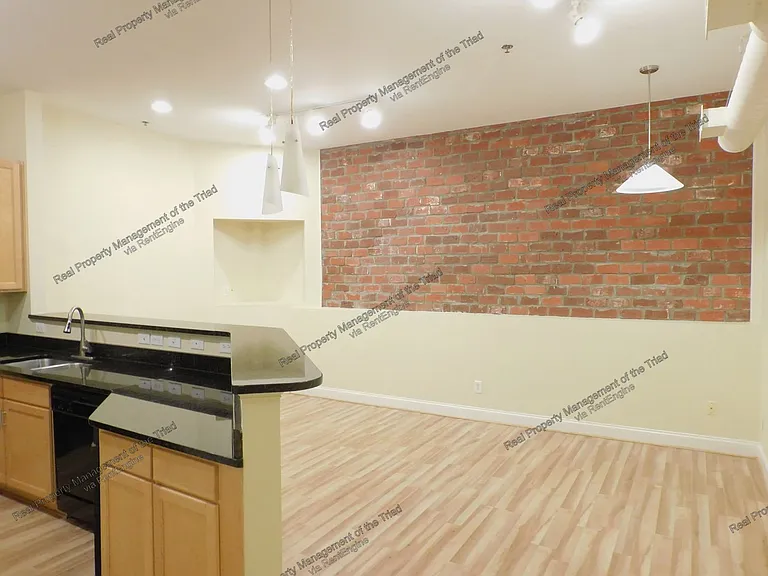 220 W Market St #105 — Photo 2