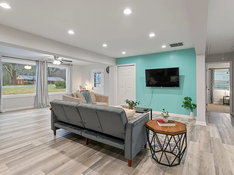 3032 Brook Dr — Photo 5