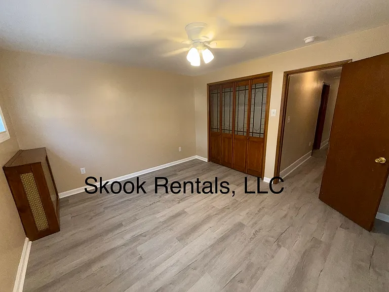 412 Carbon St — Photo 10