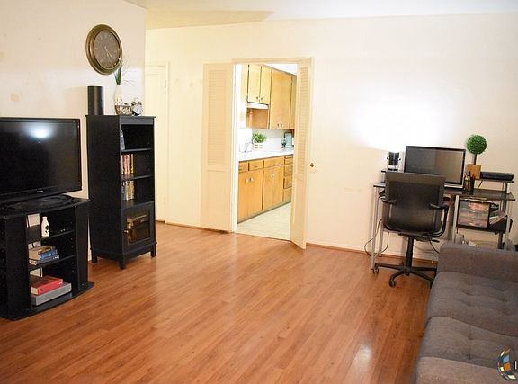 3rd image of 542 Aurora Dr