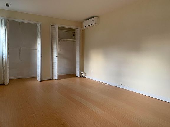 3rd image of 3 Clarendon Pl Floor 1