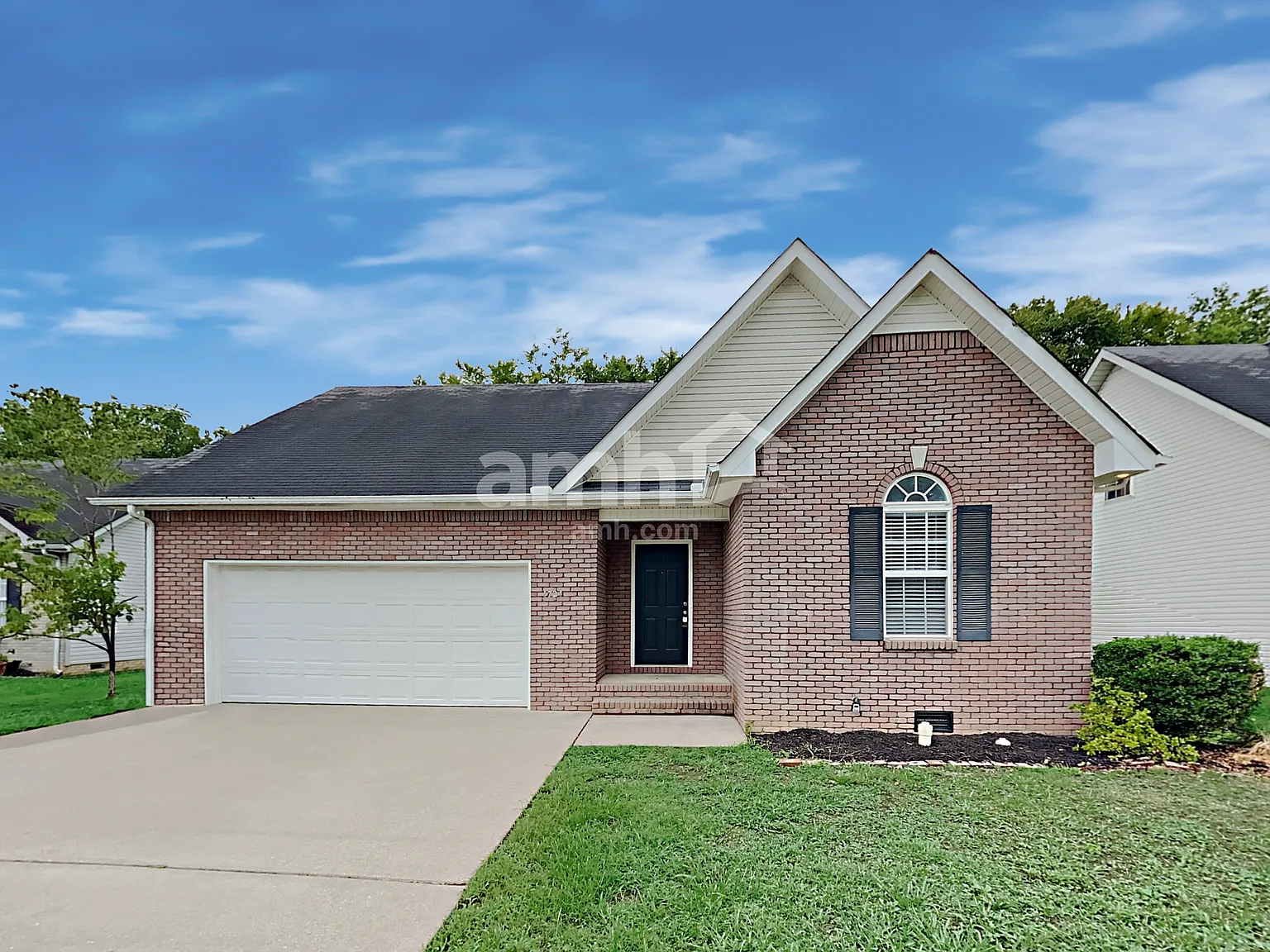 4 bed, 3.5 bath, 1928 sqft, $2,335 — Photo 1