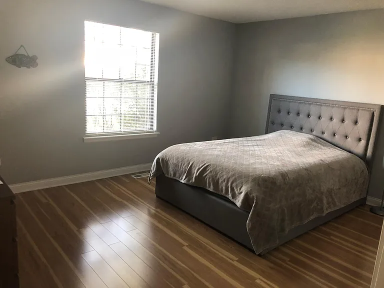 811 Stradford Cir — Photo 10