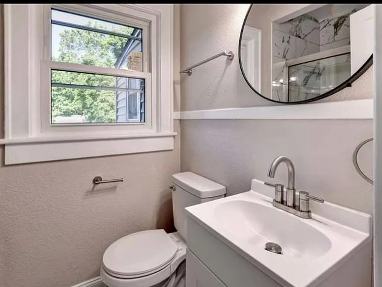 255 Lasalle Ave — Photo 11