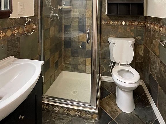 5th image of 2110 N 30th St APT 4