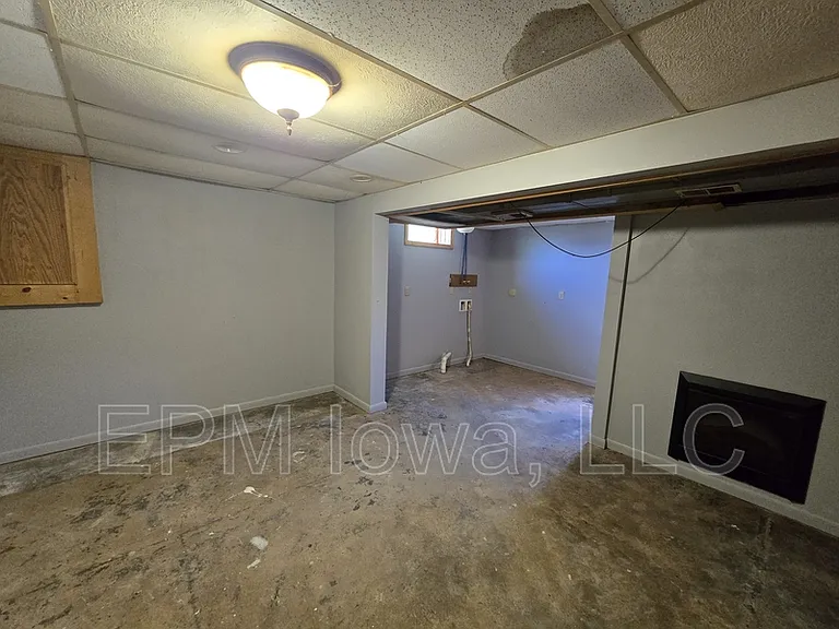 301 Rath St — Photo 17