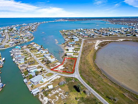 3rd image of 425 Copano Cove Rd