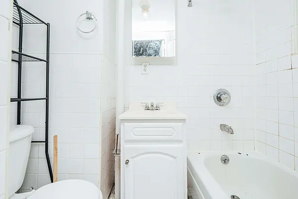 Rented by Nooklyn NYC LLC | media 16