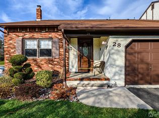 28 Cheltenham Pl #1028, Sayreville, NJ 08872