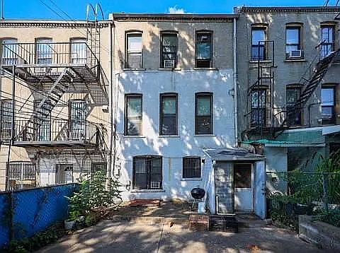 5th image of 558 51st St