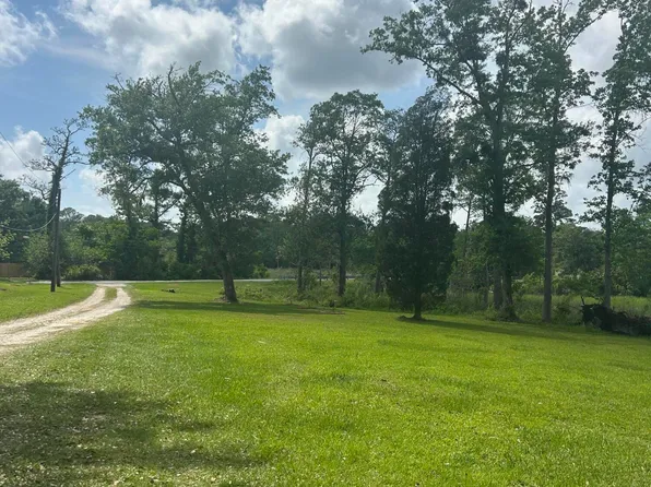 Magnolia St, Moss Point, MS 39563