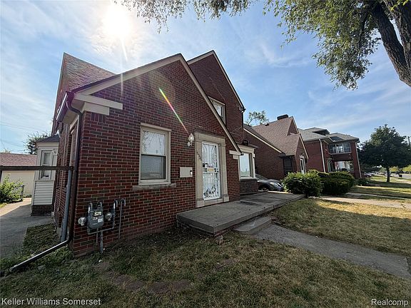 5th image of 16936 Fairfield St