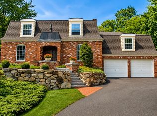 52 Brentwood Rd, Chelmsford, MA 01824