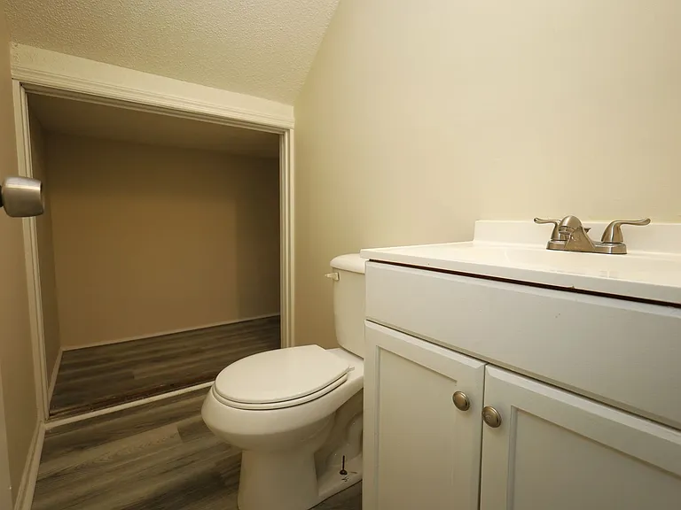 2820 Kirkwood Cir — Photo 8