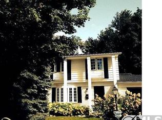 989 Byron Dr, Milford, MI