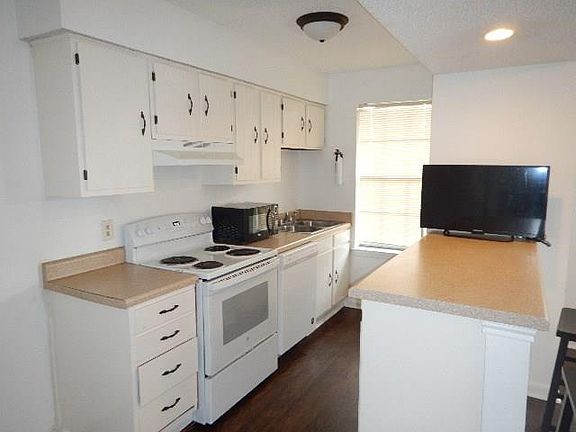 4th image of 2609 Transcontinental Dr #A