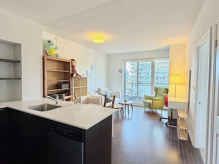 35 Hayden St #1405 — Photo 3