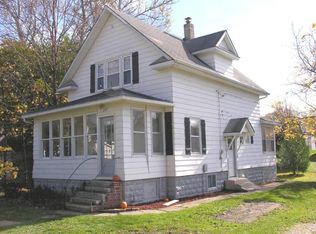 207 W 5th St, Riceville, IA 50466