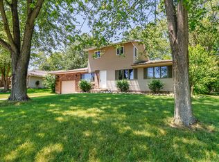 1613 Sunnyslope Dr, Crown Point, IN 46307