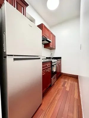 Rented by Bond New York | media 18