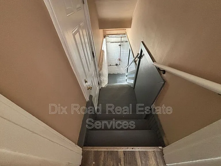 229 Bellaire Ave — Photo 22