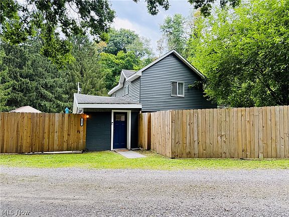 2nd image of 137 Penfield Rd
